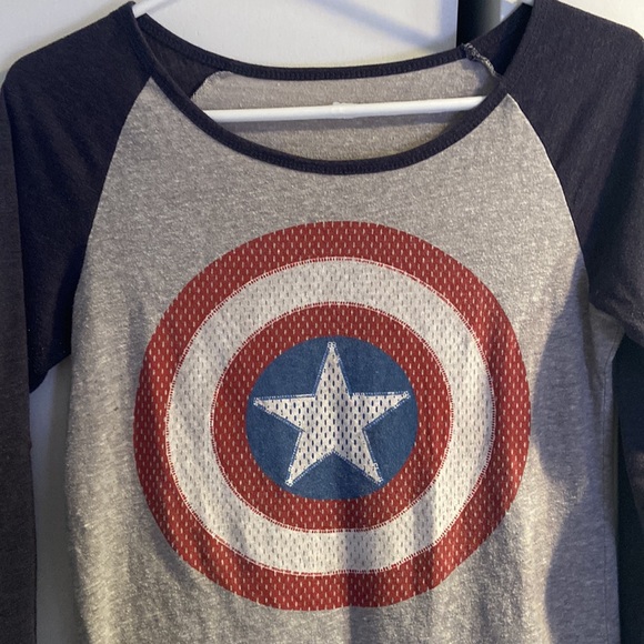 Marvel Captian America long sleeve shirt - Picture 2 of 6